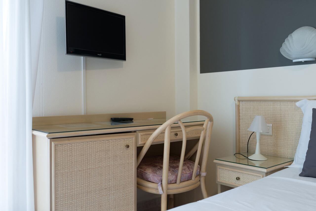 Hotel Airone (Adults Only) ビビオーネ エクステリア 写真
